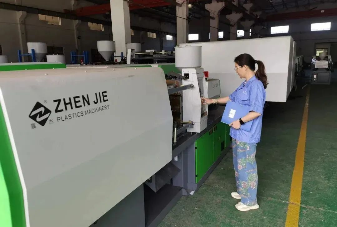 身家超千万的实体企业家，也在微信群做副业！